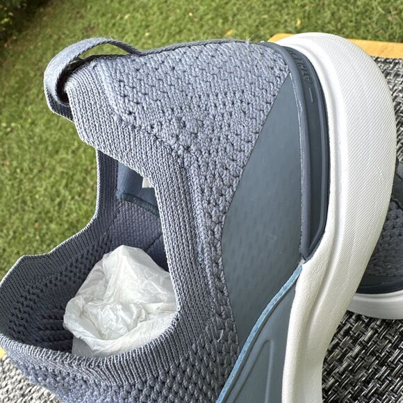 APL TechLoom Bliss Womens Sz: 8.5 Light Blue, periwinkle blue and cream/wh - Picture 5 of 16